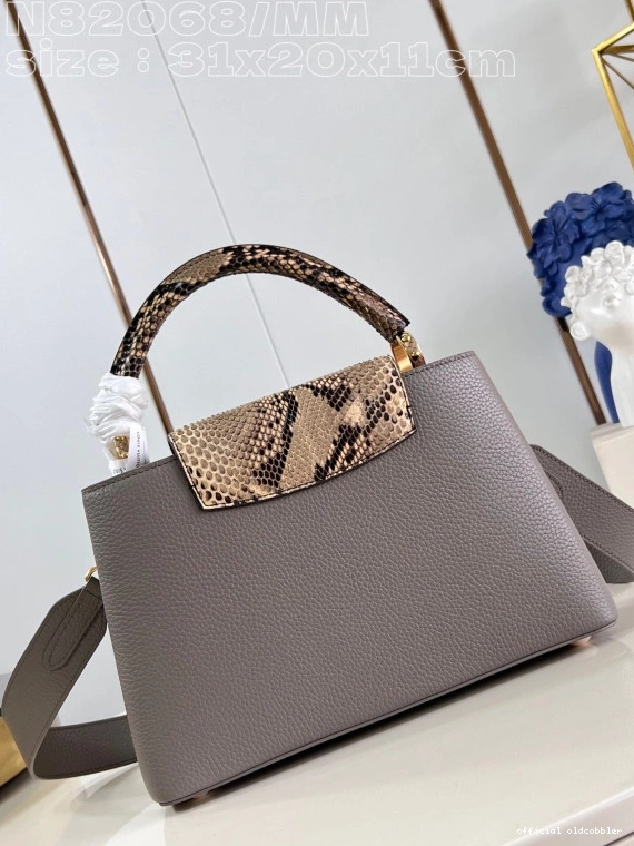 Official oldcobbler LOUIS CAPUCINES VUITTON BB-31.5*20*11CM 0802